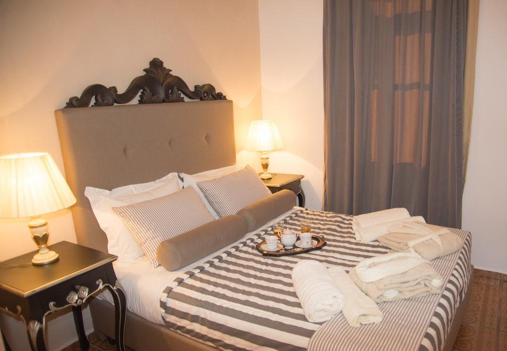 Porto Enetiko Suites ريثيمنو الغرفة الصورة
